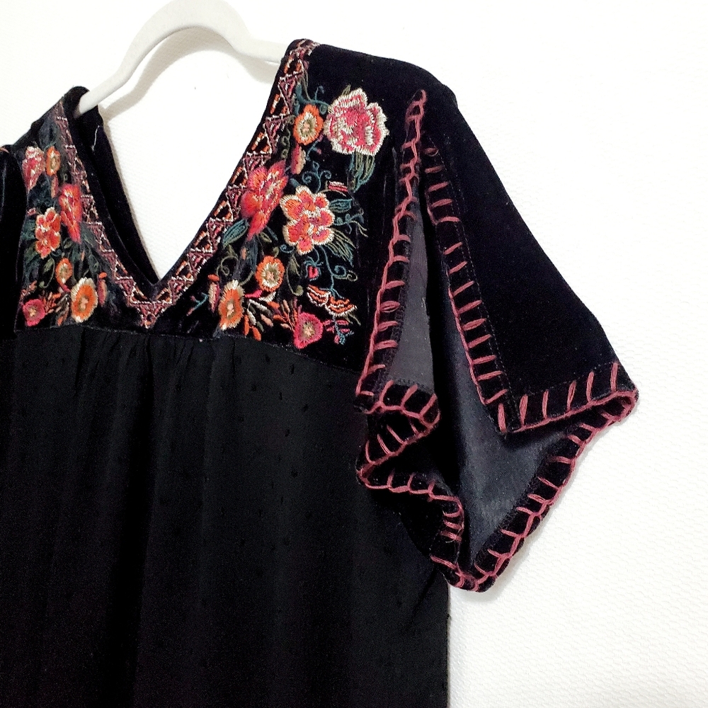 THML Anthropologie Embroidered Boho Peasant Top Black Medium - Picture 2 of 9